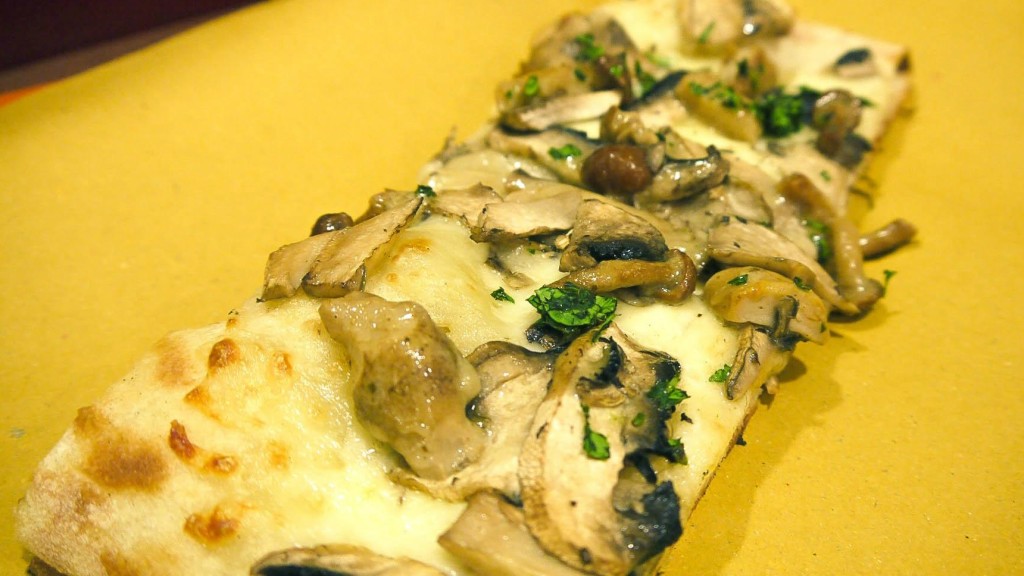 Pizzartist, Bologna - pizza funghi